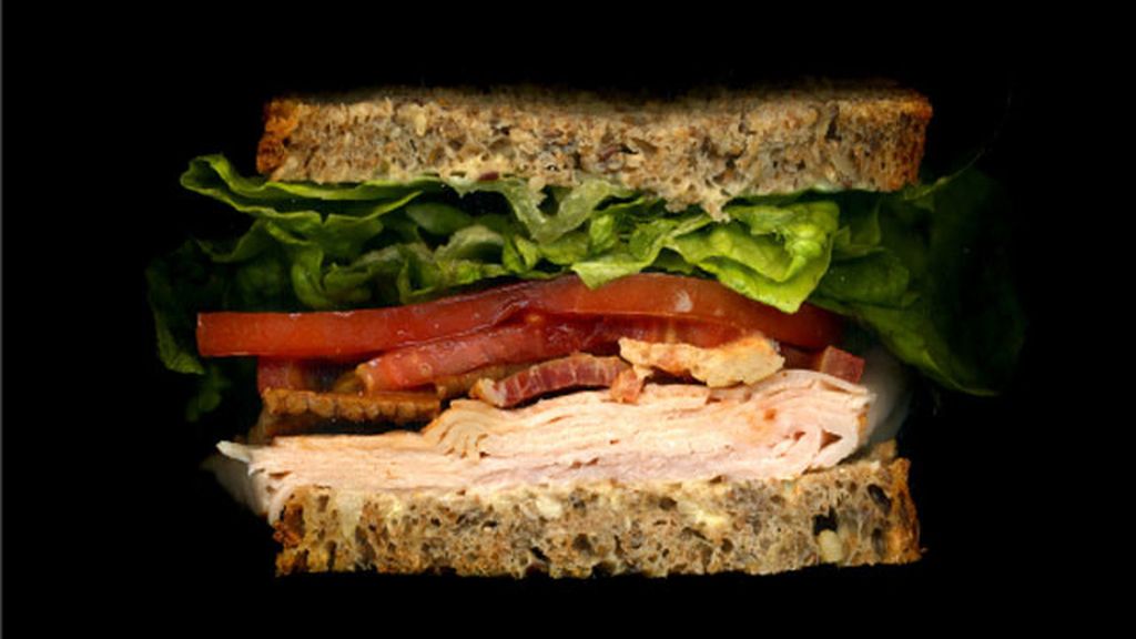 Una docena de sándwiches bajo el escáner