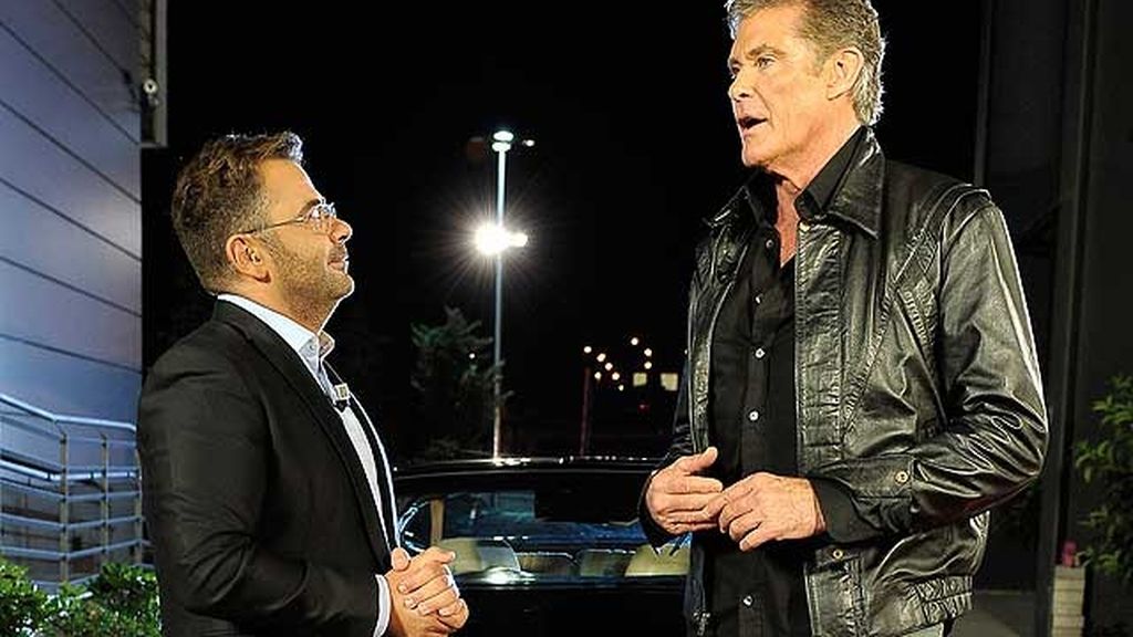 El actor participa en la sorpresa que una joven le quiere dar a su hermana