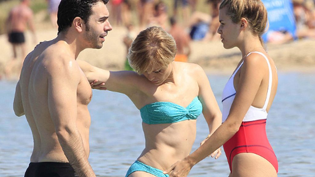 Soraya luce sus tattoos en Ibiza