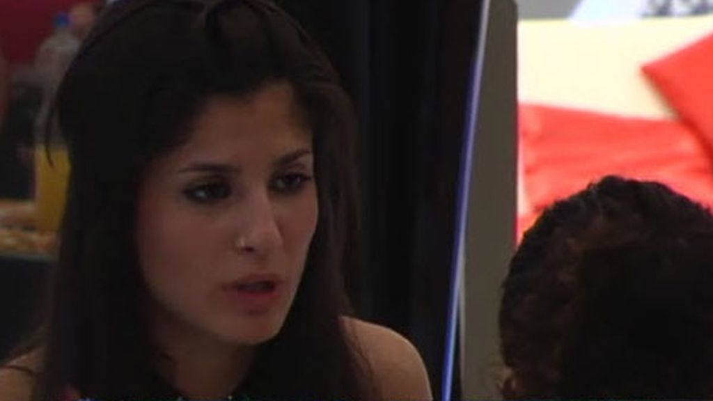 Pelea entre María y Noemí