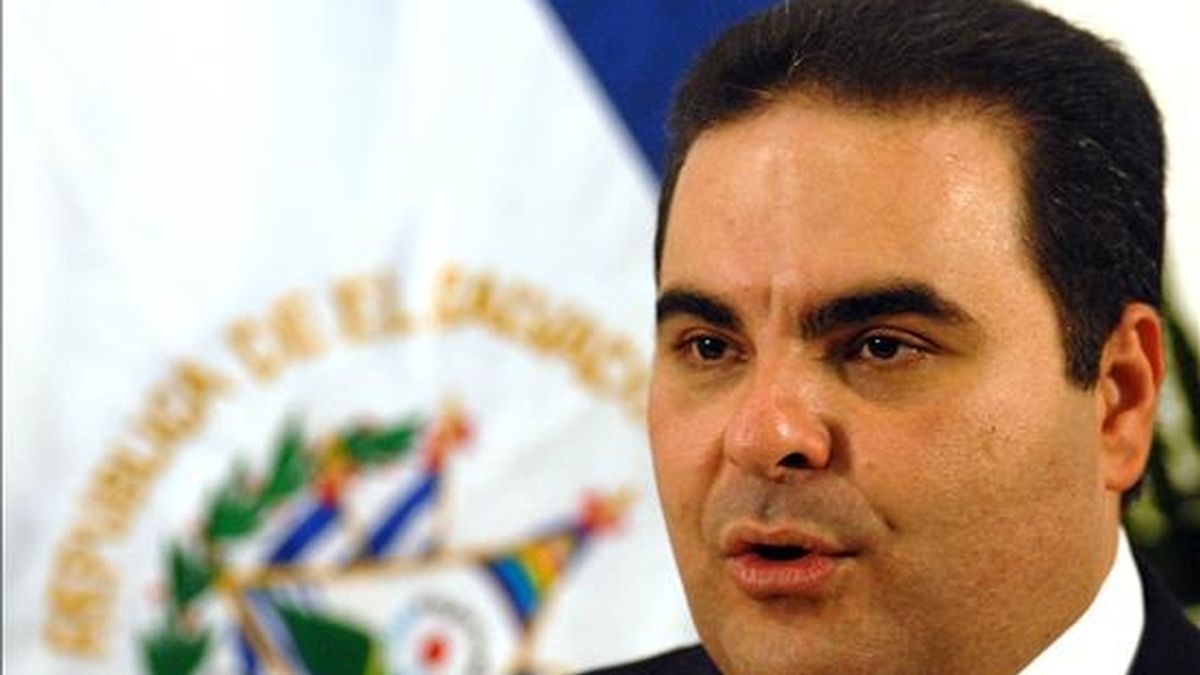 Elías Antonio Saca, presidente de El Salvador, sostuvo que el país centroamericano"no está quebrado, está ordenado a pesar de la crisis". EFE/Archivo