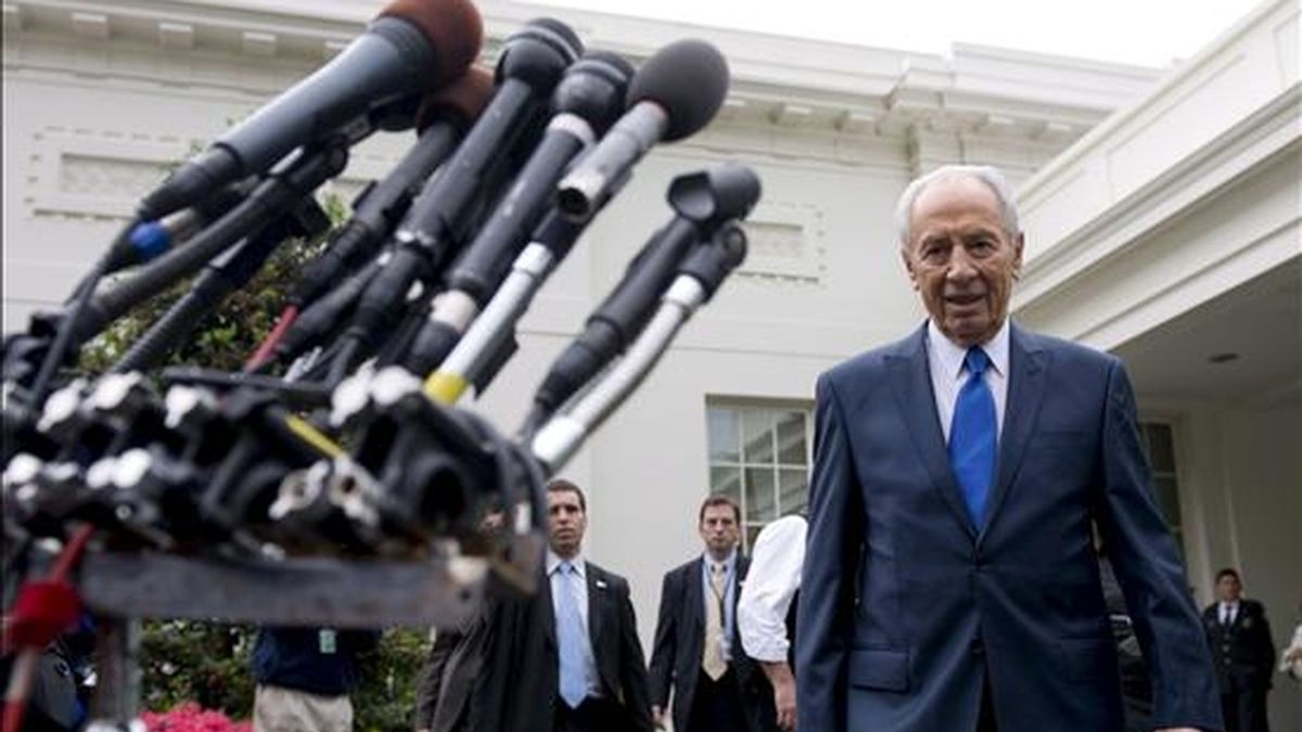 El presidente de Israel, Simon Peres, en una comparecencia ante la prensa tras reunirse con su colega de Estados Unidos, Barack Obama, en la Casa Blanca el mes pasado. EFE