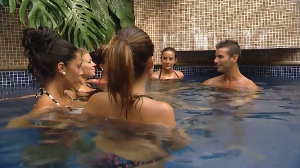 La mano de Isidoro cobra vida