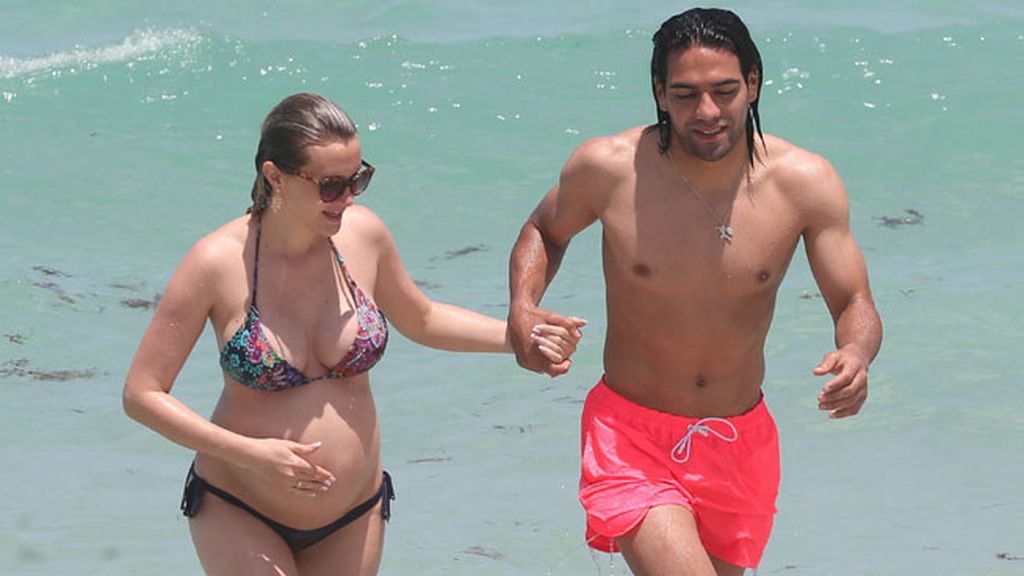 Falcao y Lorelei Tarón, embarazada, disfrutan de las playas y del sol de Miami