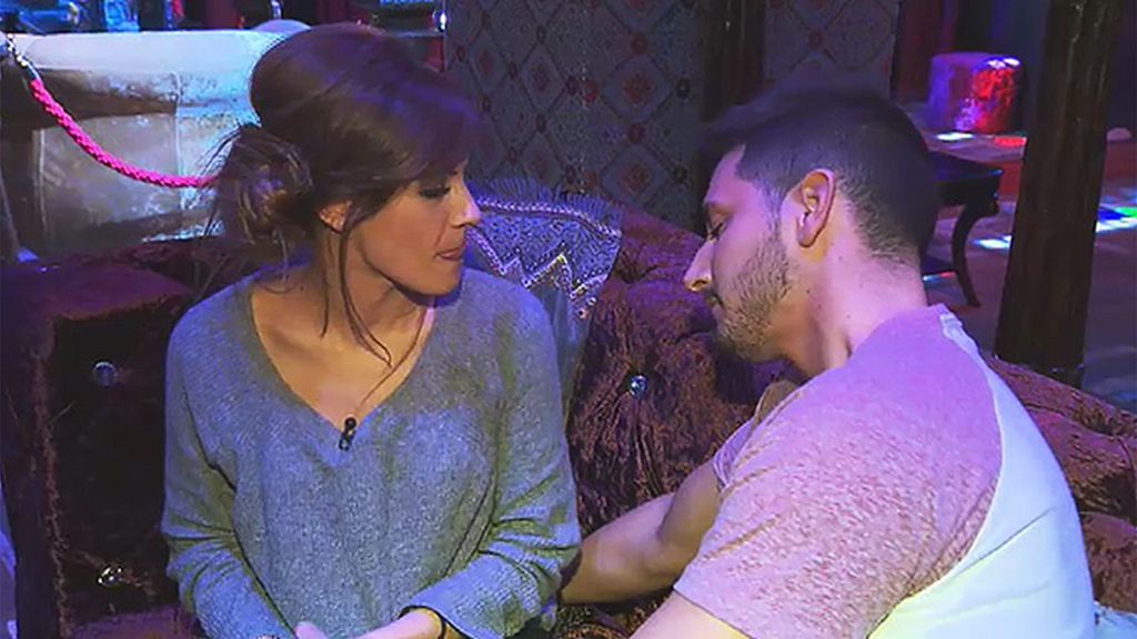 Manu: “Susana siempre me revienta el labio cuando me besa”
