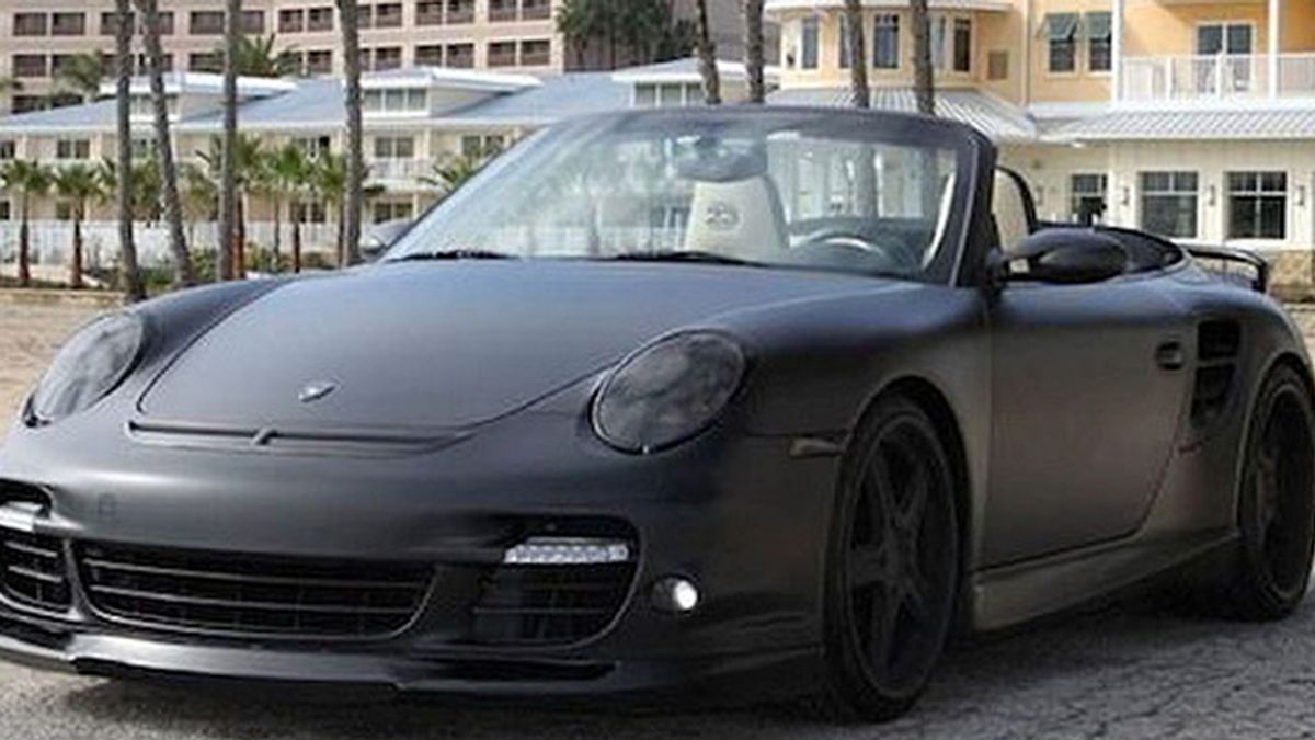 Por este porsche 911 turbo, Beckham pagó en 2008 , 150.000 libras de esterlina, ahora sale a subasta por 70.000.
