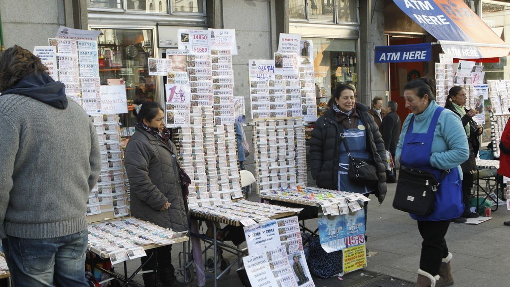 Vendiendo lotería en el centro de Madrid