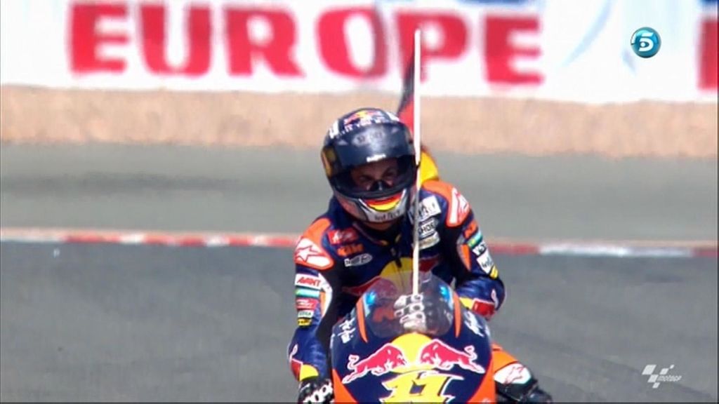 Sandro Cortese hace historia en Moto3™