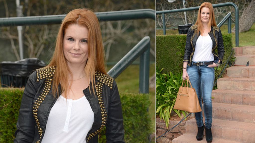Olivia de Borbón lució un estilismo casual de chaqueta de cuero y vaqueros