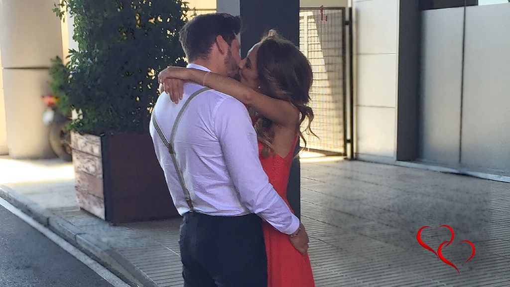 Los ojos de la pareja derrochan felicidad