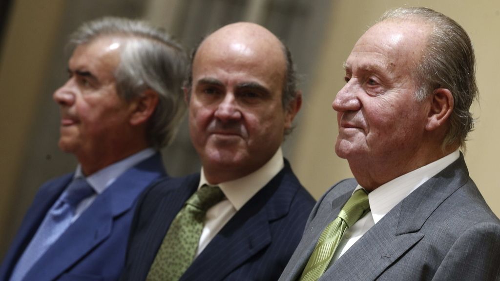 El Rey Juan Carlos entrega el premio Reino de España a la Trayectoria Empresarial