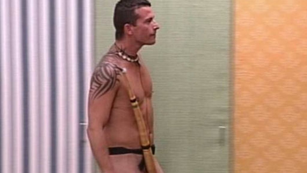 Arturo se calza la 'koteka'