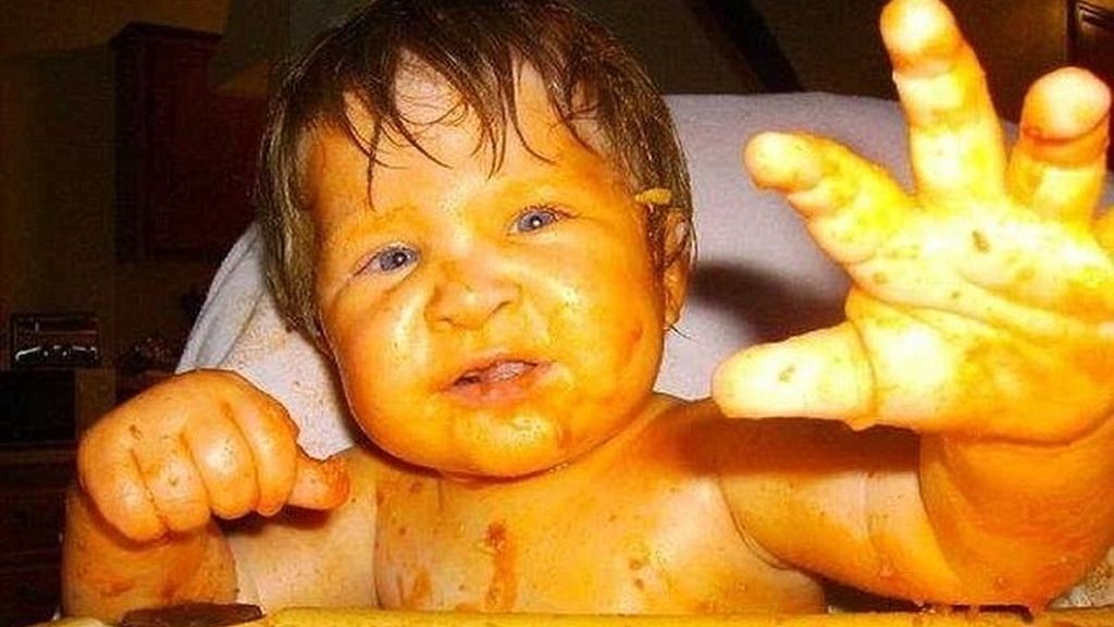 ¿Qué hay que hacer cuando un niño  hace una trastada, enfadase o reírse?