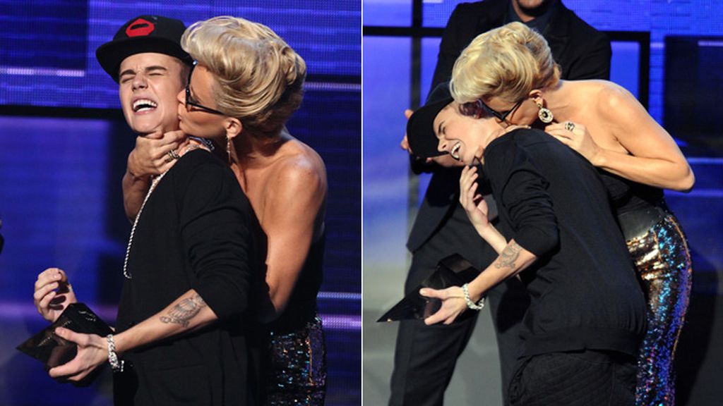 Jenny McCarthy y su apasionado beso a Justin Bieber