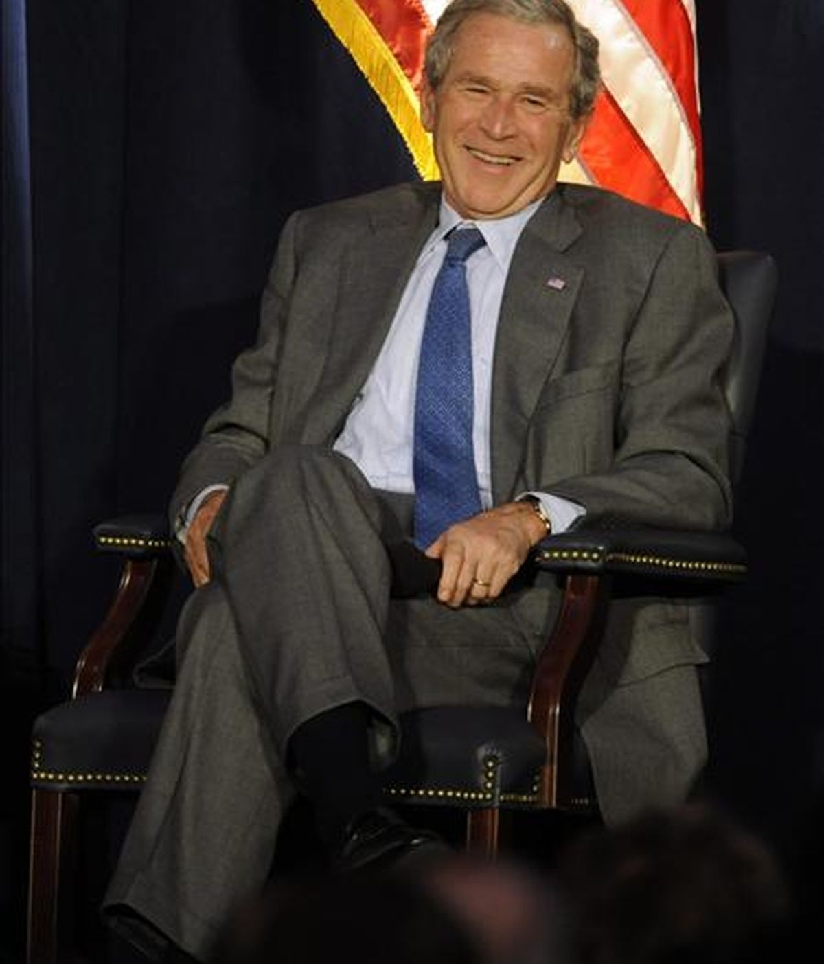 El ex presidente Bush, que durante sus ocho años de mandato fue criticado por las dos guerras abiertas en Irak y Afganistán, y crisis como la desatada por la mala gestión tras el huracán Katrina, ha logrado el 47 por ciento del apoyo. EFE/Archivo