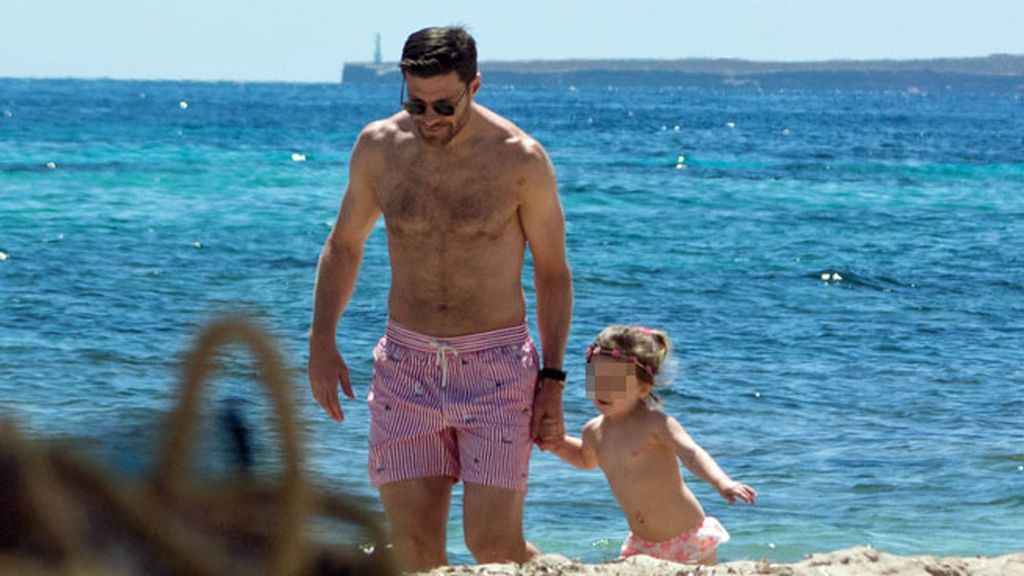 Baños en el mar, juegos con la arena, ‘tumboning’… así se lo han montado