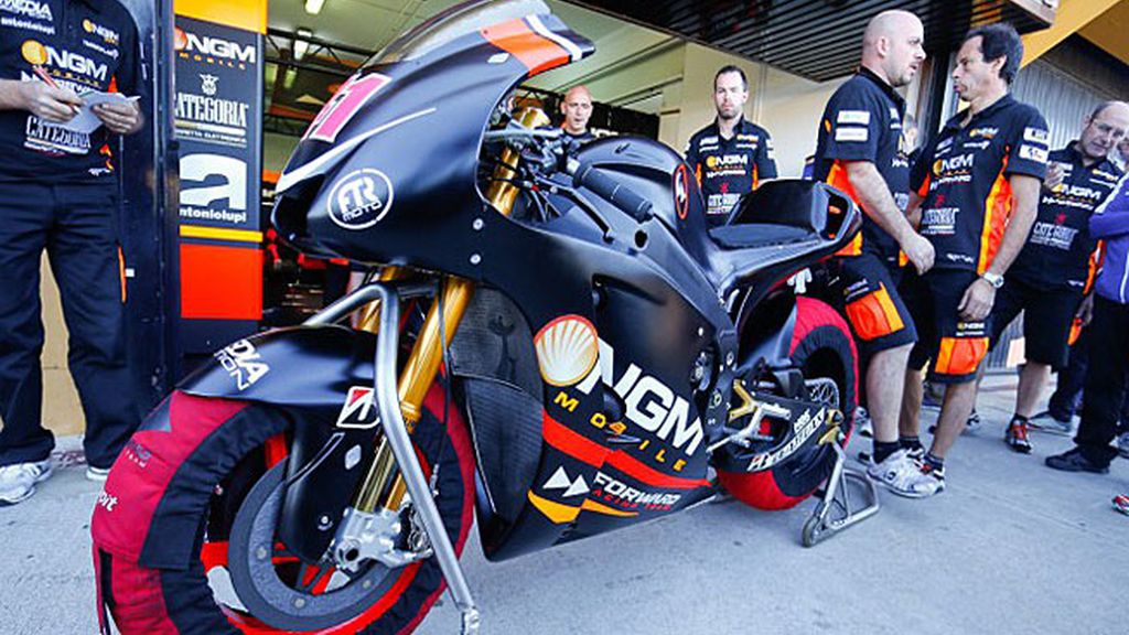 Aleix Espargaró, con su Yamaha FTR