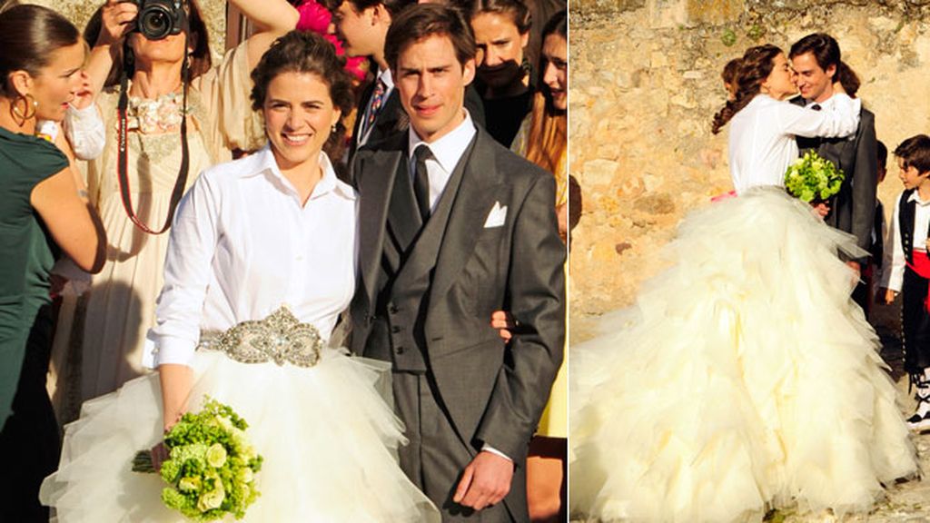 Colate viste de traje regional a Andrea Nicolás para acudir a la boda de su hermana