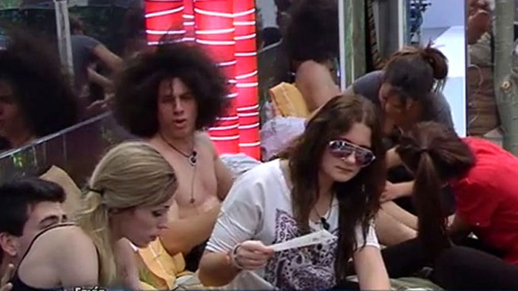 Las chicas disfrutaron de la sesión de depilación