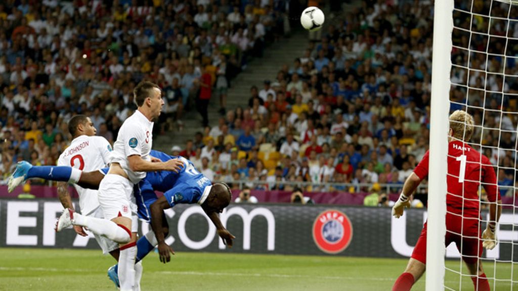 Ingleses e italianos han tomado Kiev