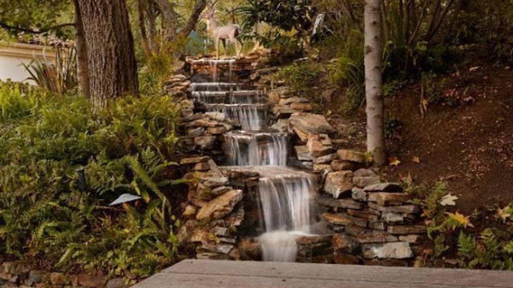 Sharon Stone vuelve a intentar vender su casa en Beverly Hills