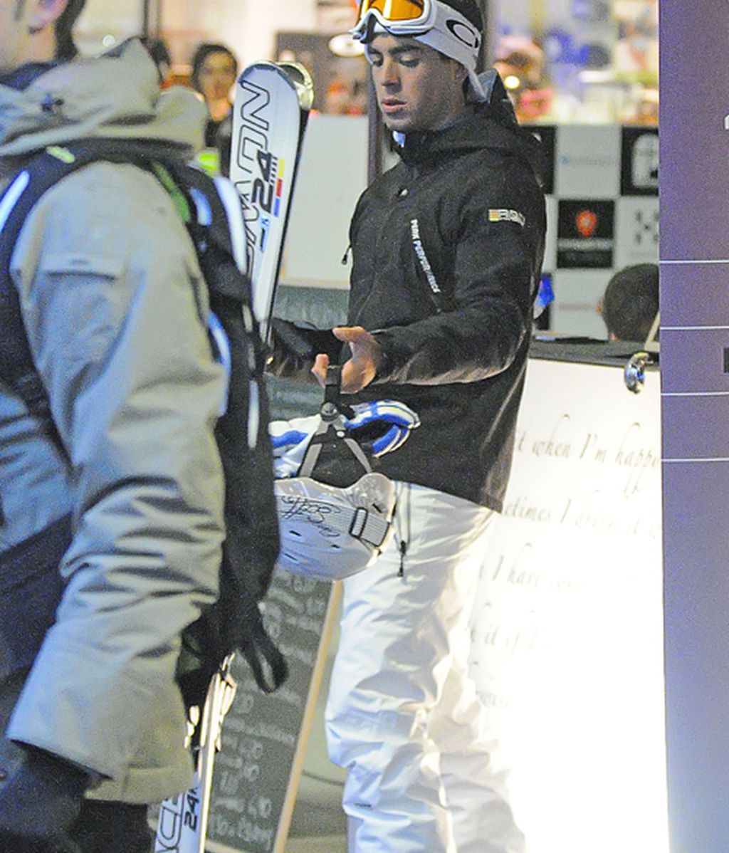 Elena Tablada y Daniel Arigita, escapada de snowboard a Baqueira