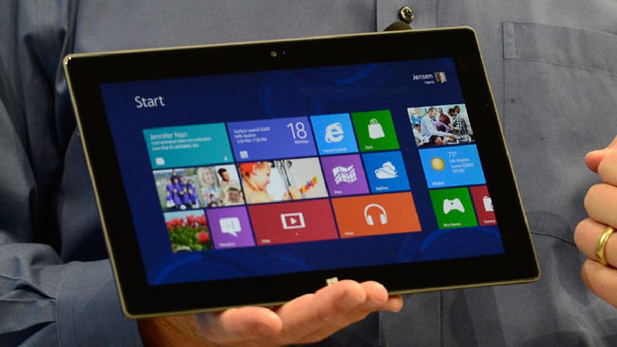 El Surface usa el sistema operativo Windows 8 y tiene una pantalla de 10 pulgadas.