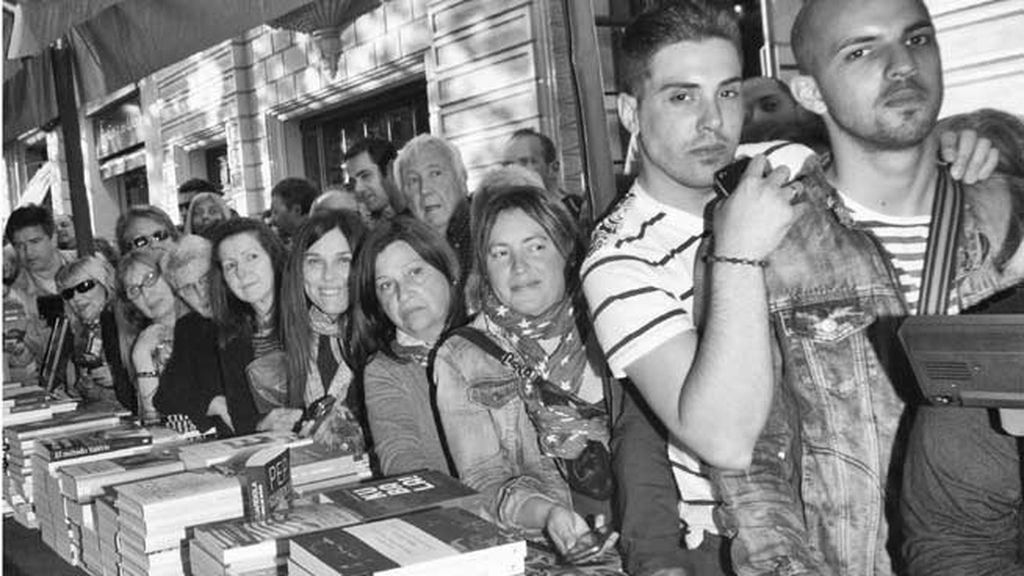 'Lo que me sale del bolo' triunfa en Sant Jordi