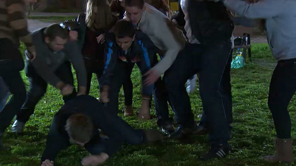 Natalia continúa su aventura con Diego, pero su secreto es cada día más conocido