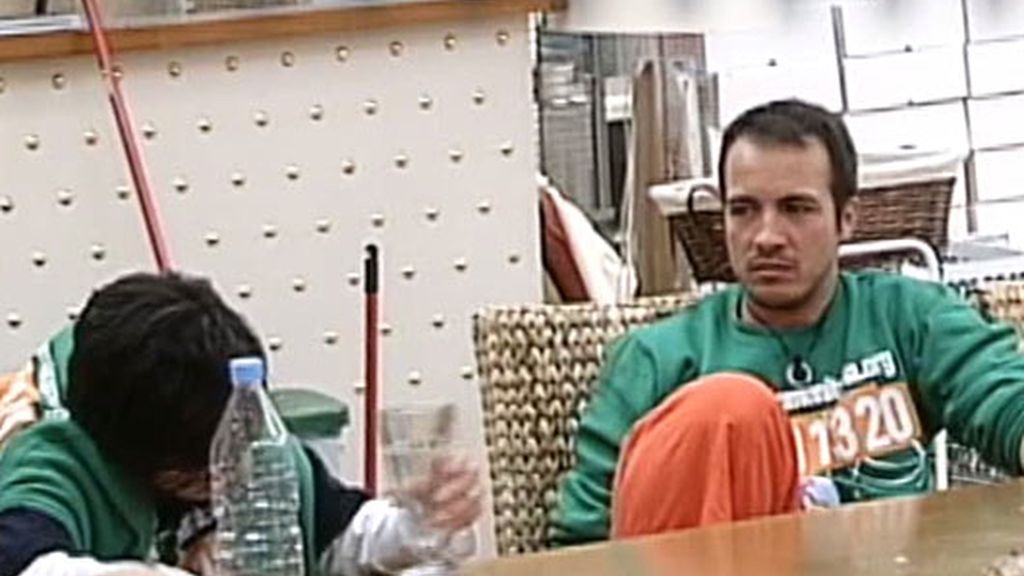 Hans pide explicaciones a Toscano
