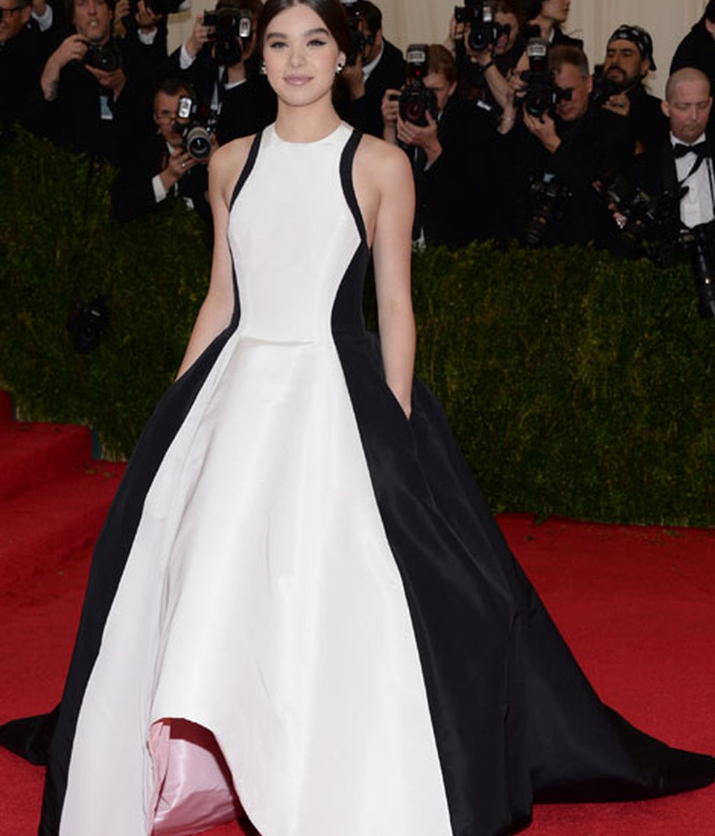 Hailee Steinfeld de Prabal Gurung