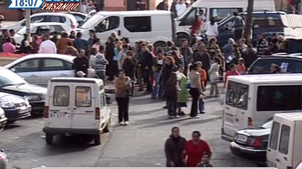 Todo el barrio se vuelca con la familia