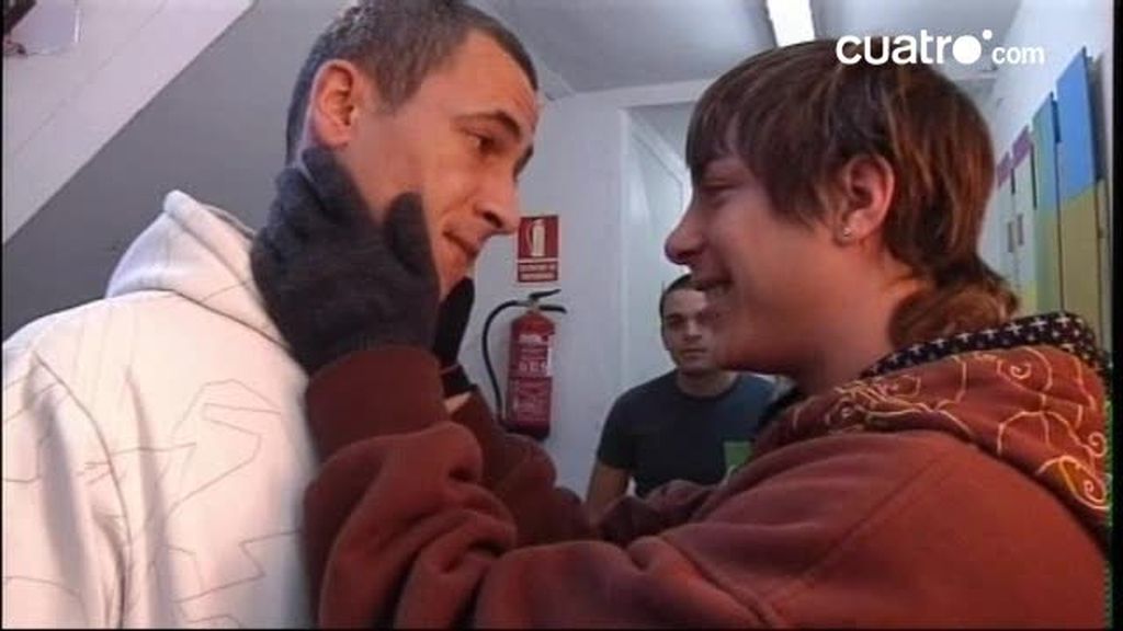 David decide dejar el tratamiento y se va del centro