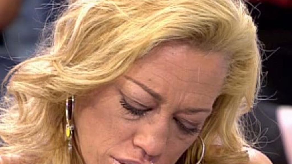Belén Esteban rompe a llorar