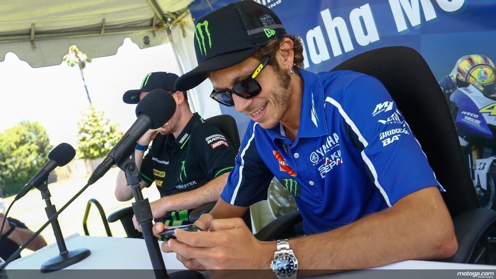 Rossi y Smith, bromas y pizzas antes de Laguna Seca