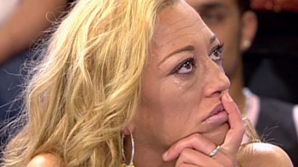 Belén Esteban rompe a llorar