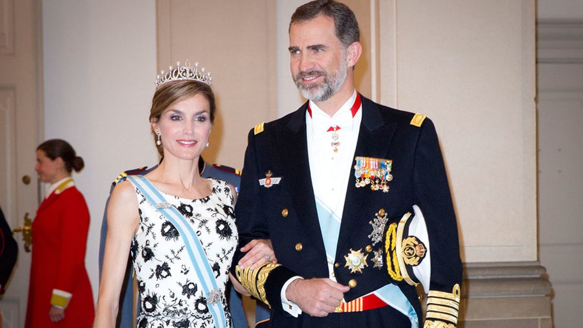 Felipe VI y doña Letizia acuden al 75 cumpleaños de Margarita de Dinamarca