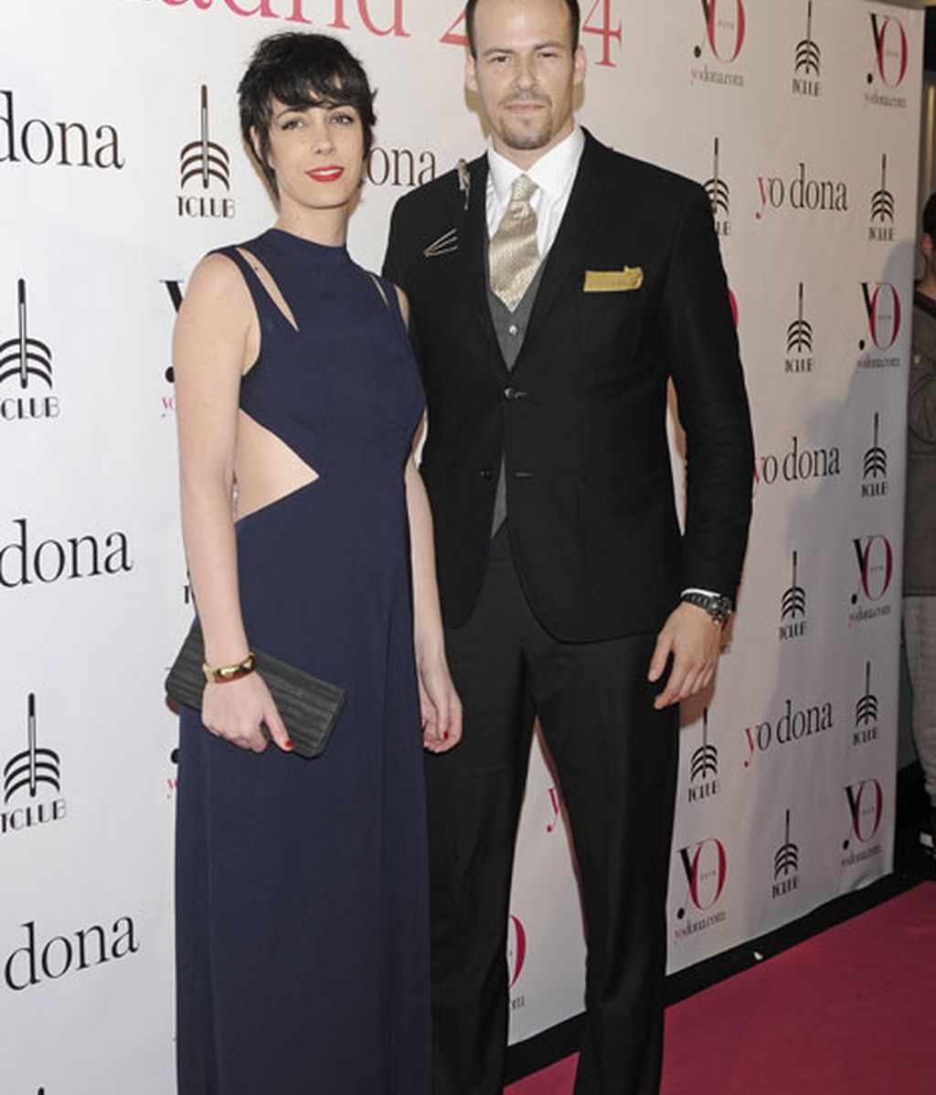 Olfo Bosé y su acompañante