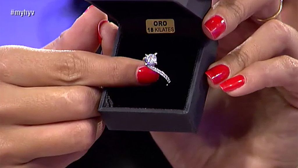 Ángel, a Aura: "quiero compartir mi vida contigo"