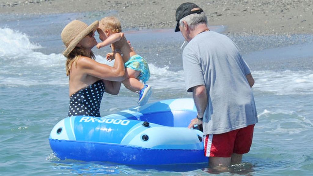 La familia al completo disfruta de unos días de playa