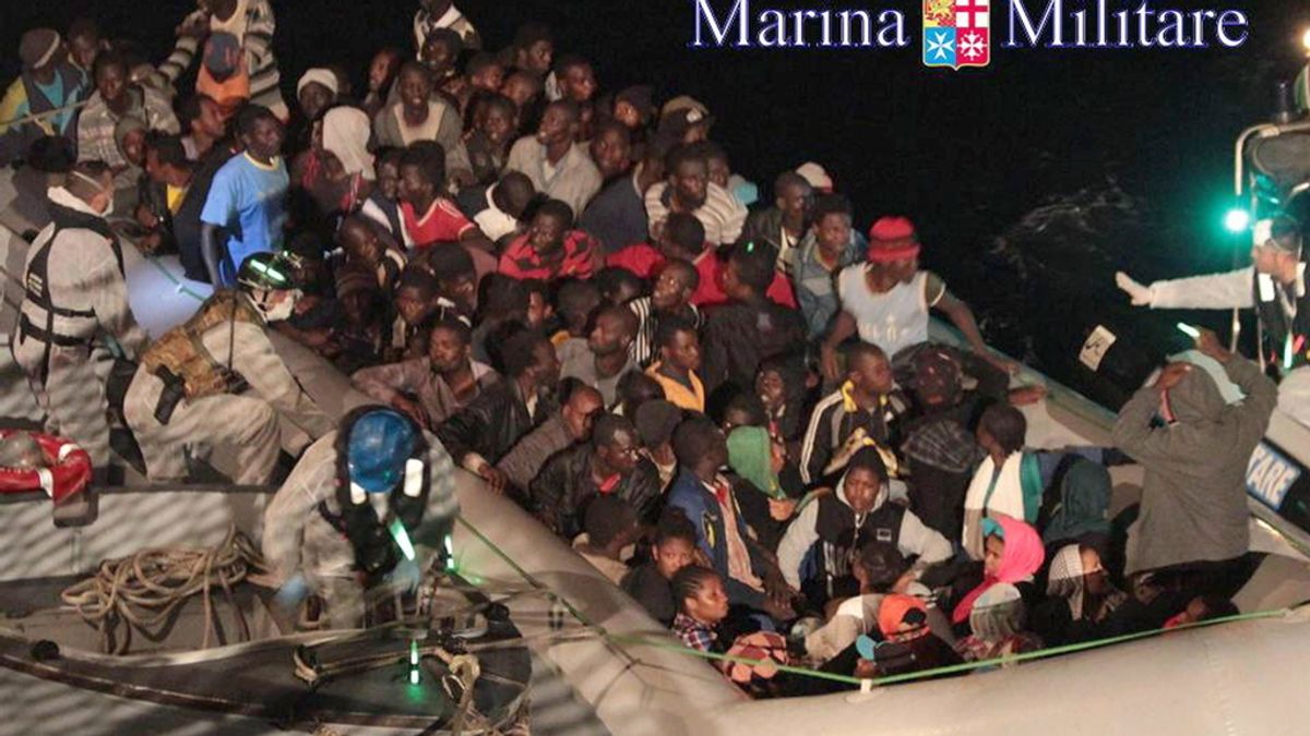 Diez inmigrantes ahogados y más de un millar rescatados en las costas italianas en las últimas horas