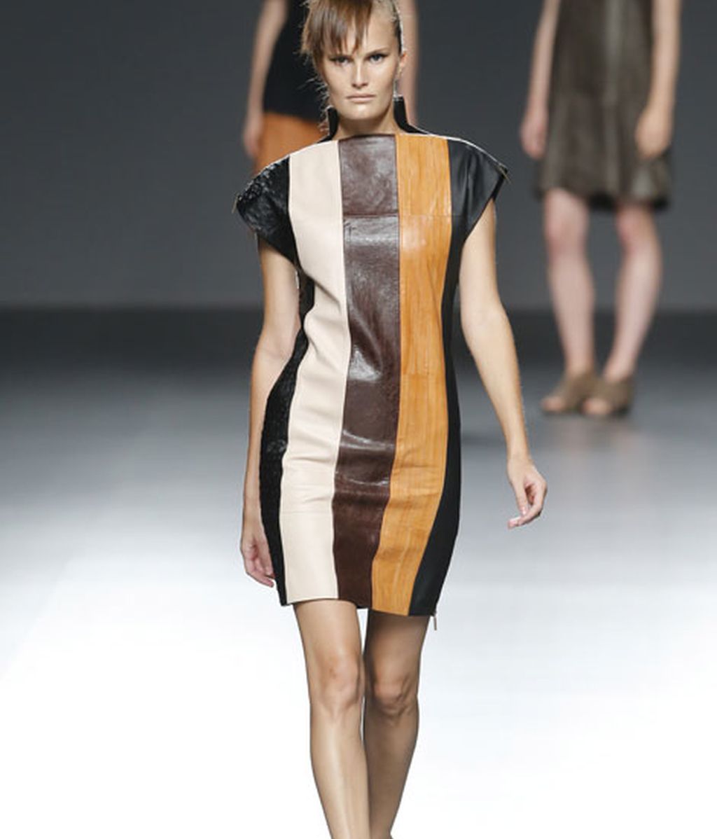 Rojos brillantes y colores de la tierra