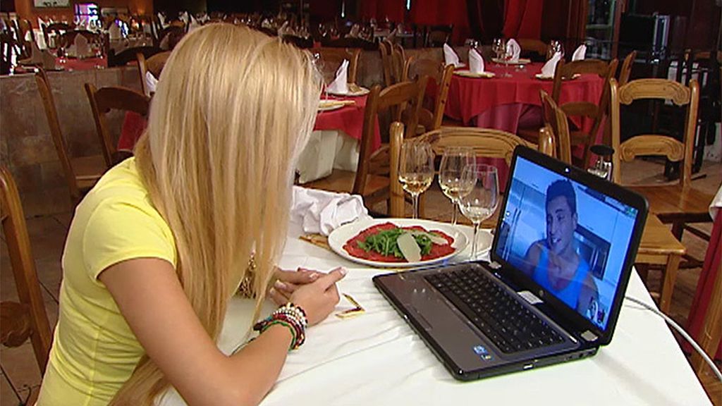 Dos pretendientes y una videollamada