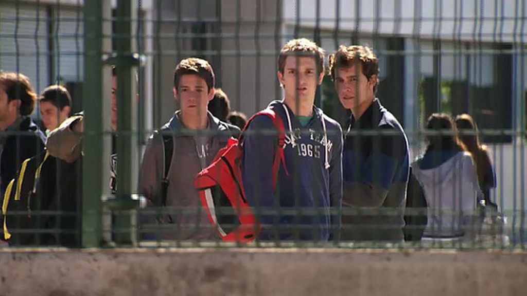 Natalia continúa su aventura con Diego, pero su secreto es cada día más conocido