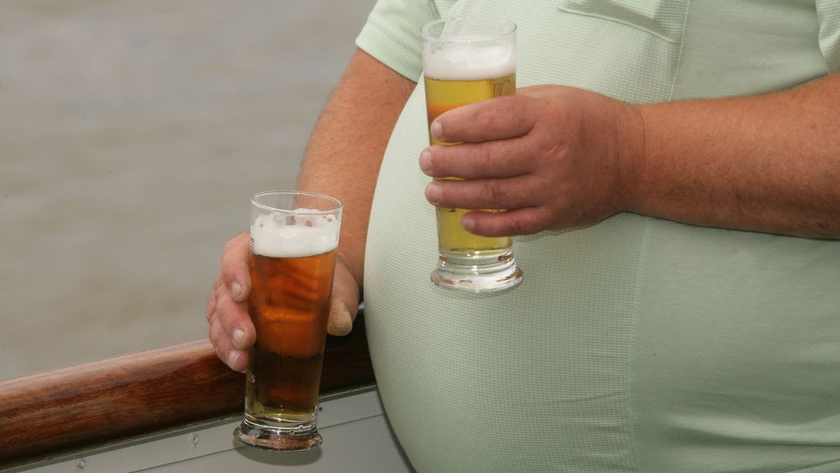 Científicos estadounidenses afirman que la 'barriga cervecera' es un mito