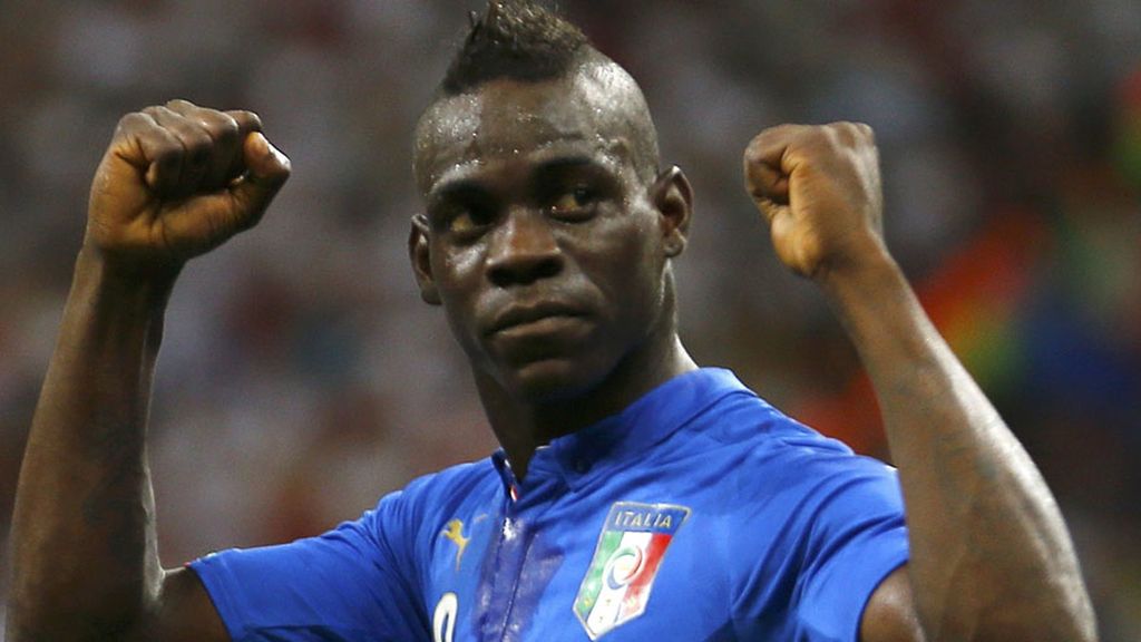 La sobriedad de Mario Balotelli en el gol