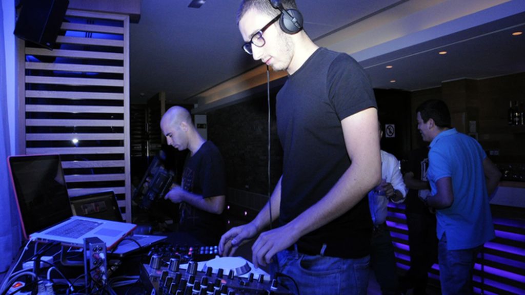 'Jonathan', de Aída, se adentra en el mundillo musical