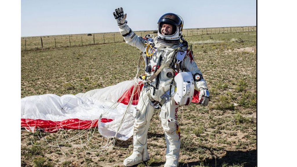 Felix Baumgartner salto desde el cielo