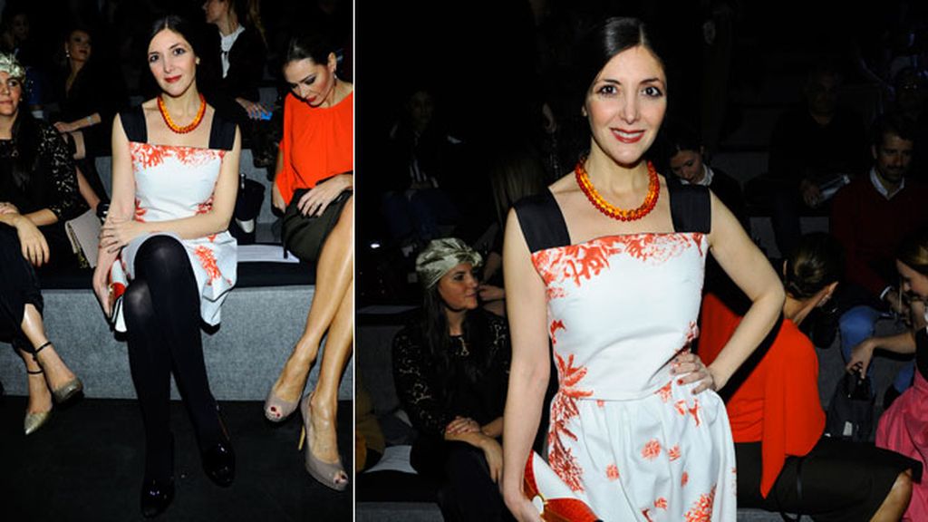 Espido Freire en el desfile de Ion Fiz