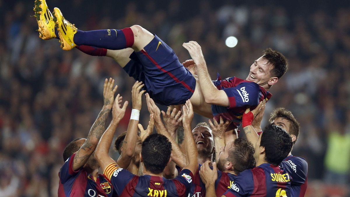 Messi supera el récord de Zarra con 253 goles
